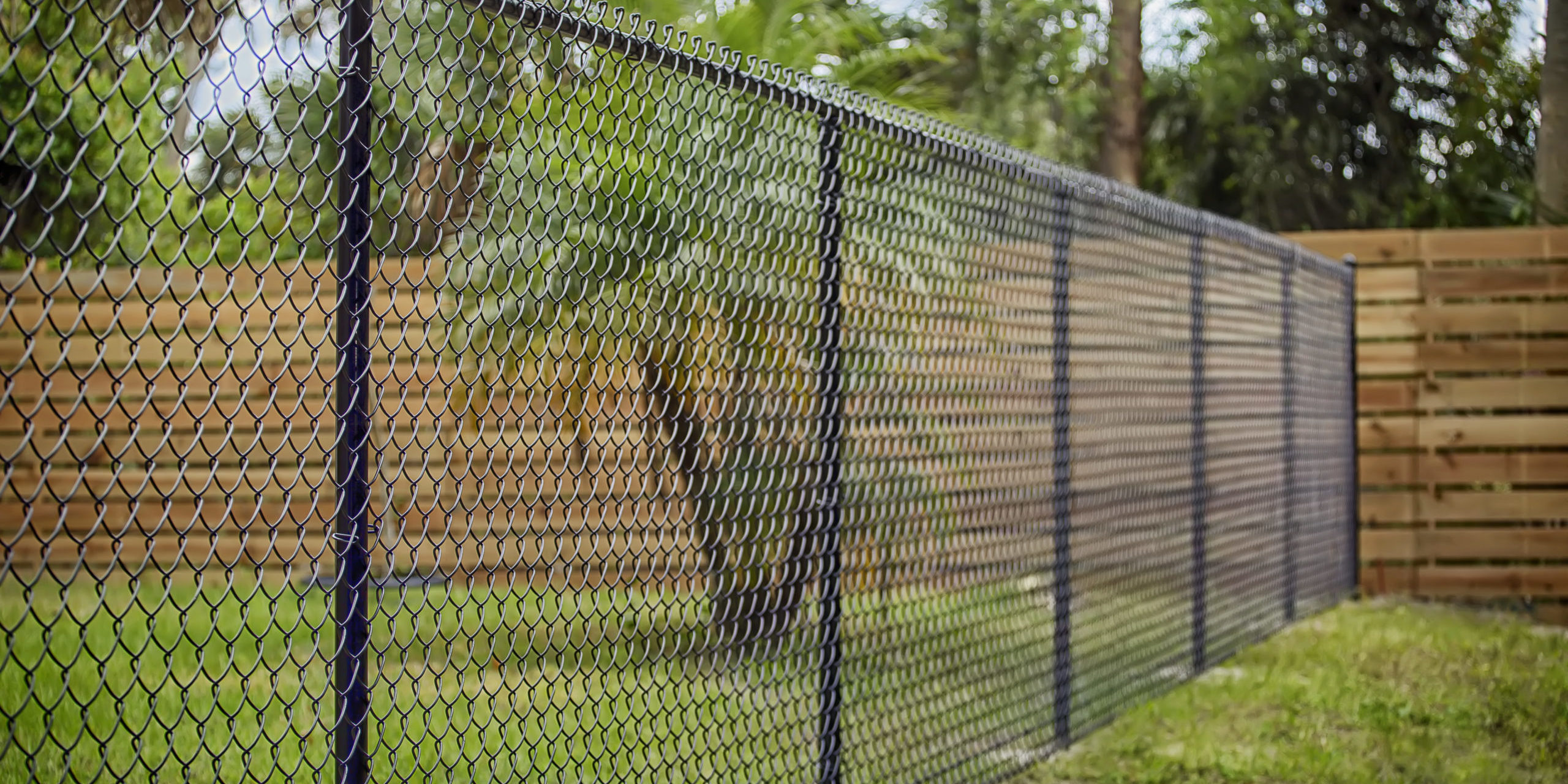 Fences For Gardens That Keep Animals Out / A vinyl coated fence is a