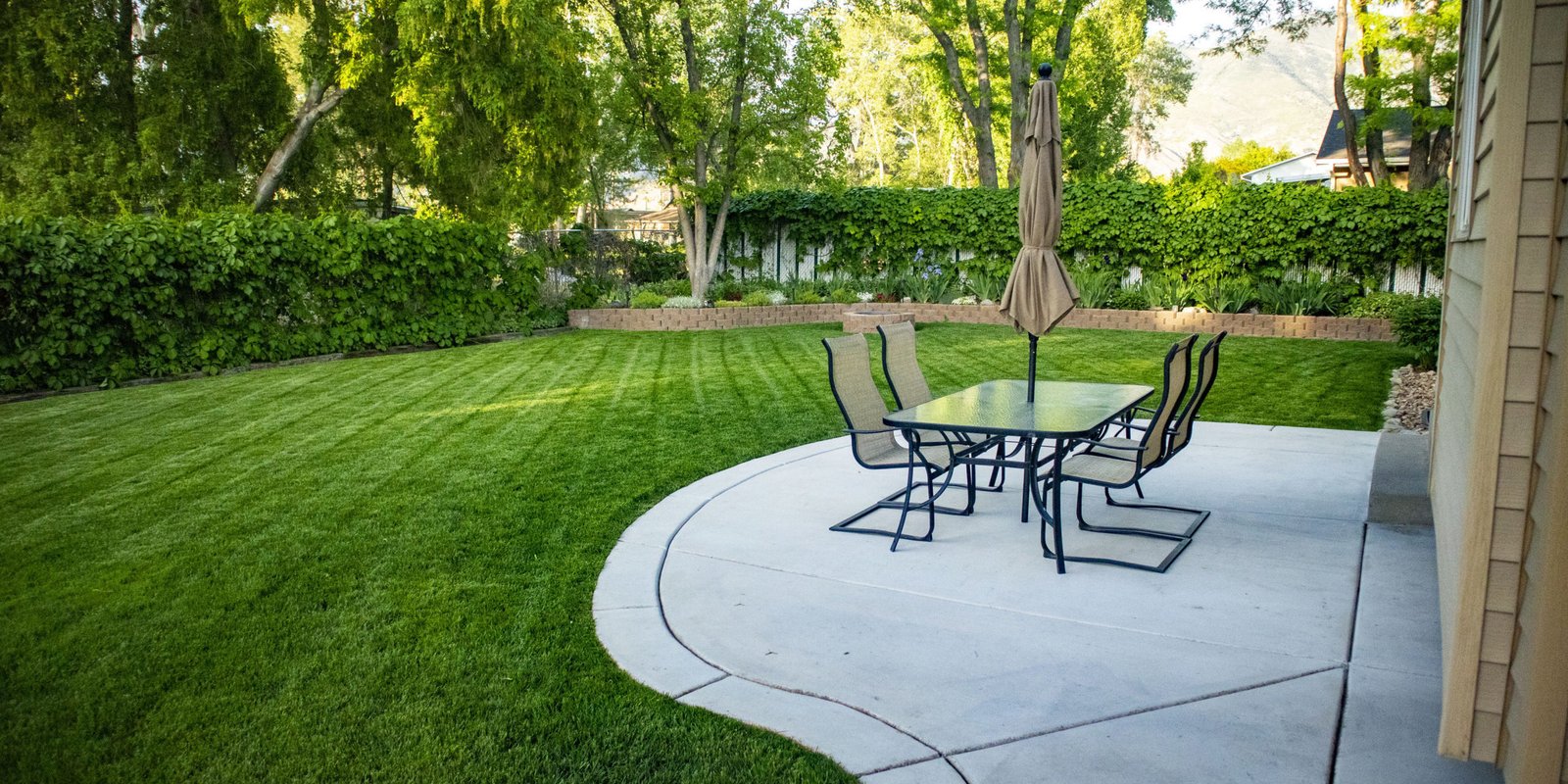 backyard patio table